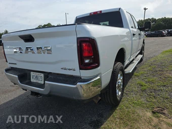 2026 Ram 2500 Big Horn Crew Cab Medium Bed – miniatura 4