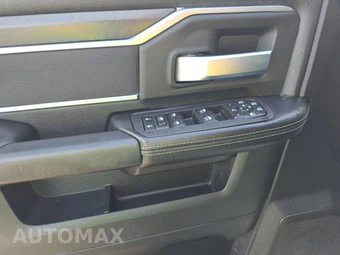 2026 Ram 2500 Big Horn Crew Cab Medium Bed – miniatura 9
