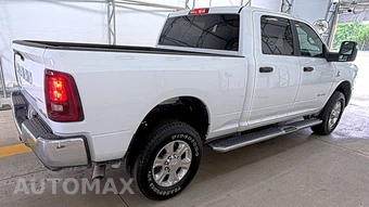 2026 Ram 2500 Big Horn Crew Cab Medium Bed - miniatura 4