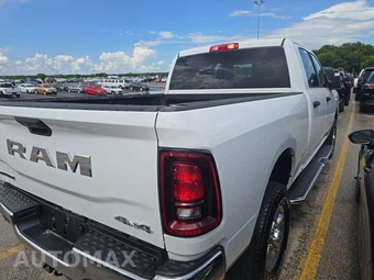 2026 Ram 2500 Big Horn Crew Cab Medium Bed - miniatura 4
