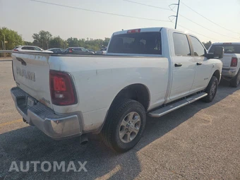 2026 Ram 2500 Big Horn Crew Cab Medium Bed - miniatura 4
