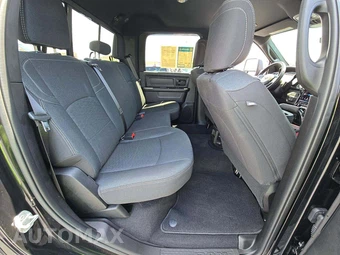 2026 Ram 2500 Black Express Crew Cab Medium Bed – miniatura 13