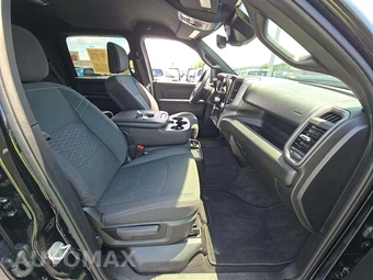 2026 Ram 2500 Black Express Crew Cab Medium Bed – miniatura 15