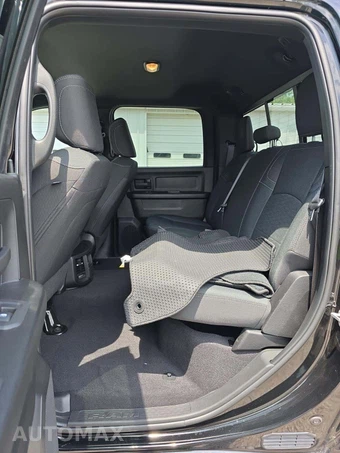 2026 Ram 2500 Black Express Crew Cab Medium Bed – miniatura 10