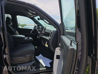 2026 Ram 2500 Black Express Crew Cab Medium Bed – miniatura 15