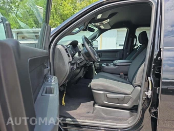 2026 Ram 2500 Black Express Crew Cab Medium Bed – miniatura 3