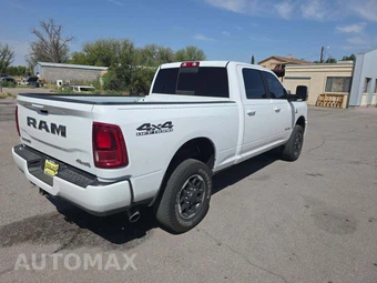 2026 Ram 2500 Laramie Crew Cab Medium Bed - miniatura 3