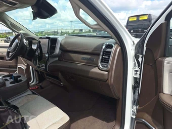2026 Ram 2500 Laramie Crew Cab Medium Bed - miniatura 19