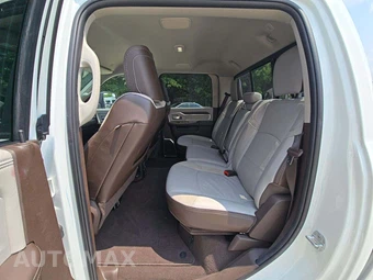 2026 Ram 2500 Laramie Crew Cab Medium Bed – miniatura 10