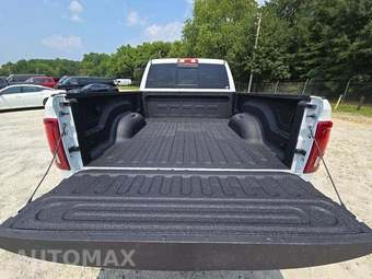 2026 Ram 2500 Laramie Crew Cab Medium Bed – miniatura 11