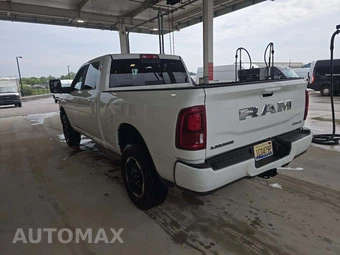 2026 Ram 2500 Laramie Crew Cab Medium Bed – miniatura 2