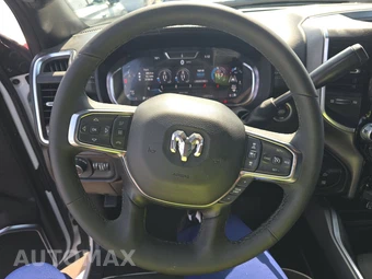 2026 Ram 2500 Laramie Crew Cab Medium Bed – miniatura 10