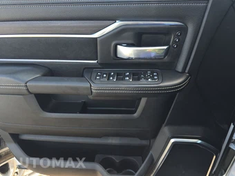 2026 Ram 2500 Laramie Crew Cab Medium Bed – miniatura 9
