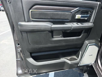 2026 Ram 2500 Laramie Extended Crew Cab Medium Bed – miniatura 9