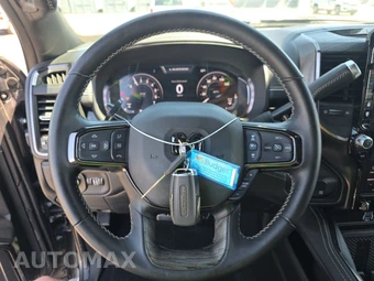 2026 Ram 2500 Limited Crew Cab Medium Bed – miniatura 10