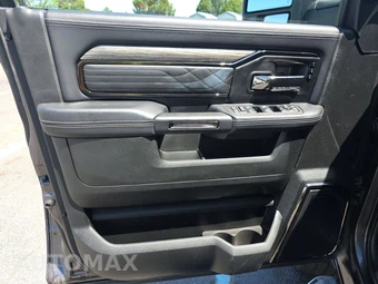 2026 Ram 2500 Limited Crew Cab Medium Bed – miniatura 9