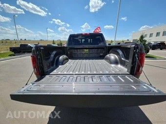 2026 Ram 2500 Power Wagon Crew Cab Medium Bed – miniatura 11