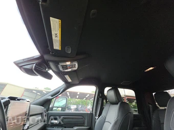 2026 Ram 2500 Power Wagon Crew Cab Medium Bed – miniatura 17