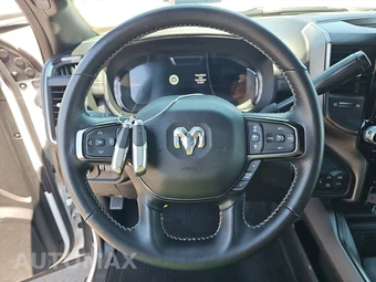 2026 Ram 2500 Power Wagon Crew Cab Medium Bed – miniatura 10