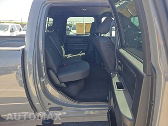 2026 Ram 2500 Tradesman Crew Cab Medium Bed – miniatura 16