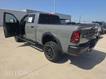 2026 Ram 2500 Tradesman Crew Cab Medium Bed – miniatura 2