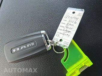 2026 Ram 2500 Tradesman Crew Cab Medium Bed – miniatura 8