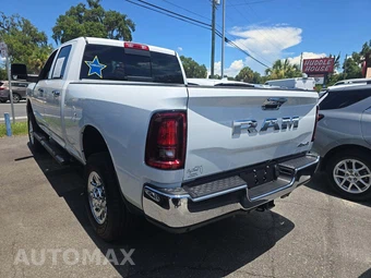 2026 Ram 2500 Tradesman Crew Cab Medium Bed - miniatura 2