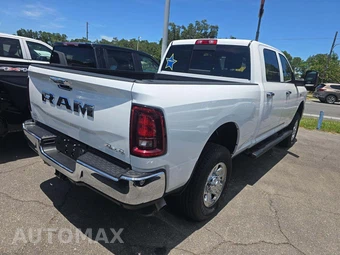 2026 Ram 2500 Tradesman Crew Cab Medium Bed - miniatura 3