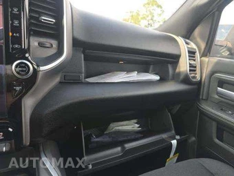 2026 Ram 3500 Big Horn Crew Cab Long Bed DRW – miniatura 28