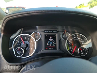 2026 Ram 3500 Big Horn Crew Cab Medium Bed - miniatura 12