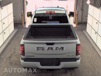 2026 Ram 3500 Big Horn Crew Cab Medium Bed - miniatura 5