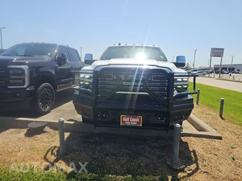 2026 Ram 3500 Laramie Crew Cab Long Bed DRW – miniatura 2
