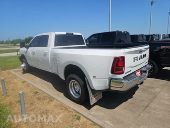 2026 Ram 3500 Laramie Crew Cab Long Bed DRW – miniatura 6