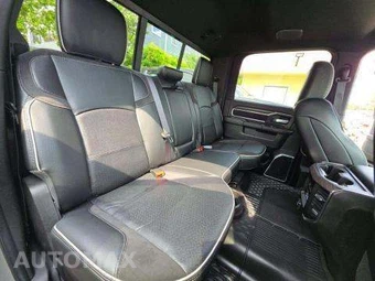 2026 Ram 3500 Laramie Crew Cab Long Bed DRW – miniatura 16
