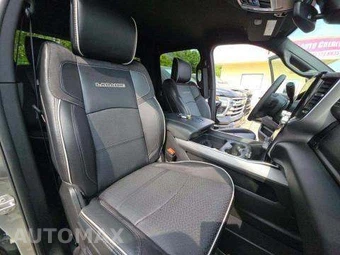 2026 Ram 3500 Laramie Crew Cab Long Bed DRW – miniatura 18