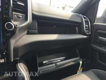 2026 Ram 3500 Laramie Crew Cab Long Bed DRW – miniatura 25