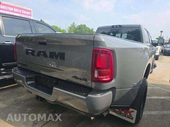 2026 Ram 3500 Laramie Crew Cab Long Bed DRW – miniatura 3