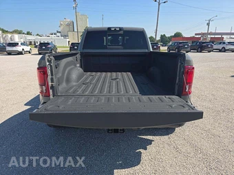 2026 Ram 3500 Laramie Extended Crew Cab Medium Bed DRW – miniatura 11