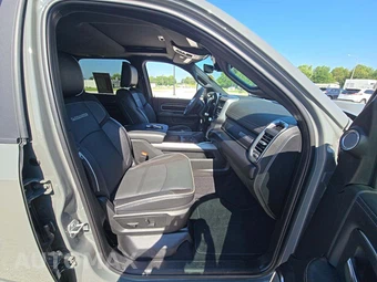 2026 Ram 3500 Laramie Extended Crew Cab Medium Bed DRW – miniatura 15