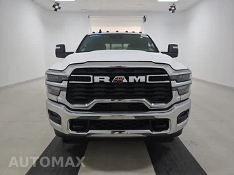 2026 Ram 3500 Tradesman Crew Cab Long Bed DRW - miniatura 2