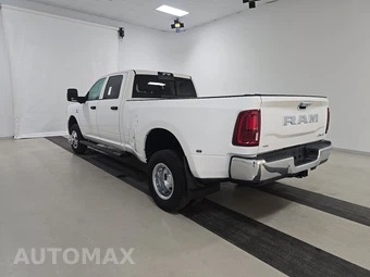 2026 Ram 3500 Tradesman Crew Cab Long Bed DRW - miniatura 6