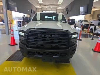2026 Ram 3500 Tradesman Crew Cab Long Bed DRW - miniatura 2
