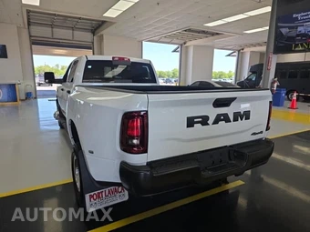 2026 Ram 3500 Tradesman Crew Cab Long Bed DRW - miniatura 6