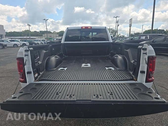 2026 Ram 3500 Tradesman Crew Cab Long Bed DRW - miniatura 14