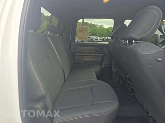 2026 Ram 3500 Tradesman Crew Cab Long Bed DRW - miniatura 16