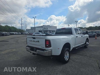 2026 Ram 3500 Tradesman Crew Cab Long Bed DRW - miniatura 3