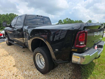 2026 Ram 3500 Tradesman Crew Cab Long Bed DRW - miniatura 2