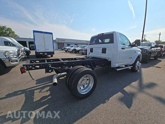 2026 Ram 4500 Cab Chassis Big Horn Regular Cab DRW - miniatura 3