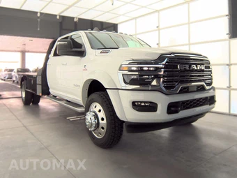 2026 Ram 5500 Cab Chassis Big Horn Crew Cab DRW - miniatura 3
