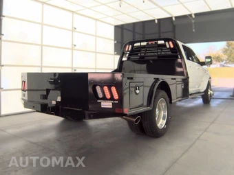 2026 Ram 5500 Cab Chassis Big Horn Crew Cab DRW - miniatura 4